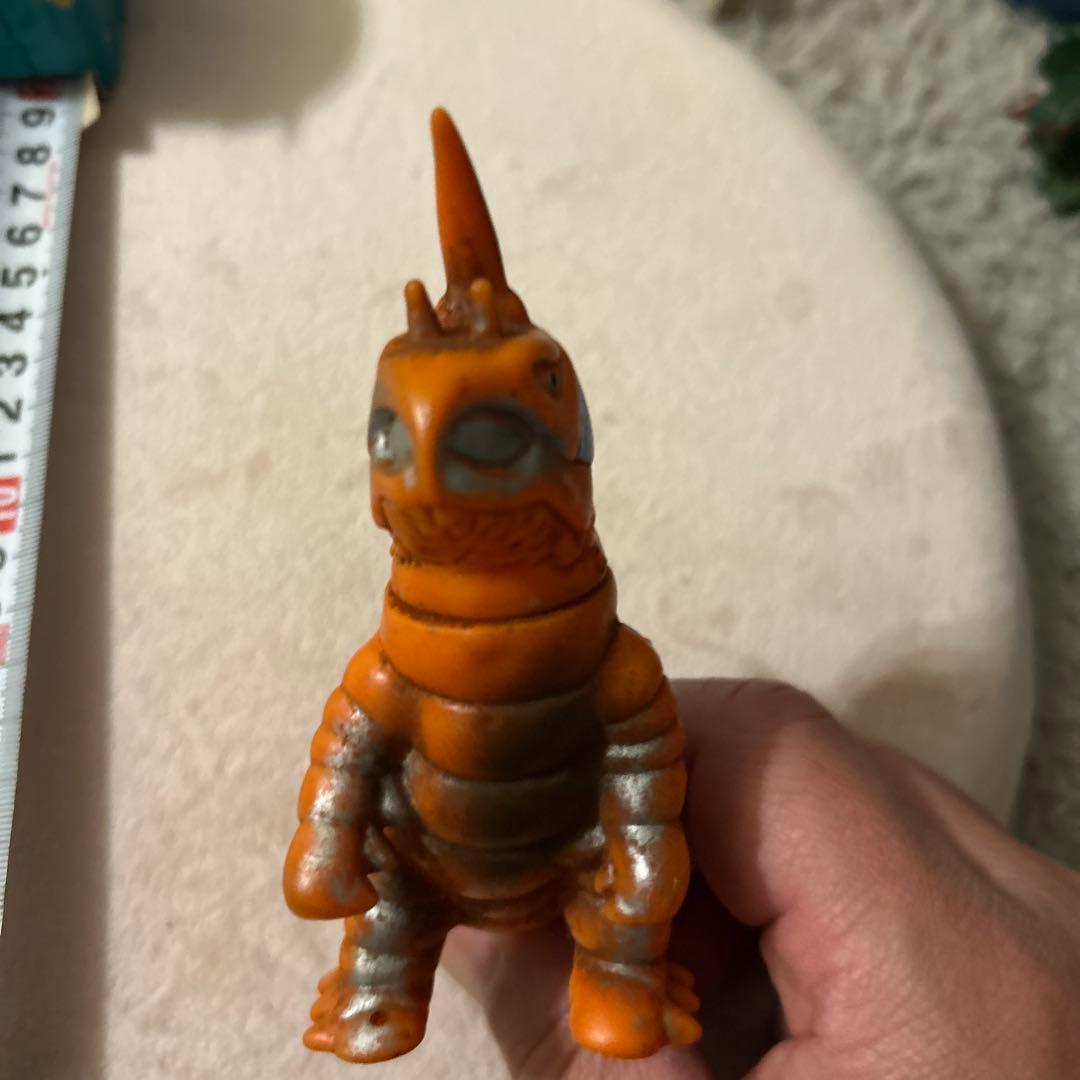 ウルトラマン 怪獣 フィギュア オレンジ