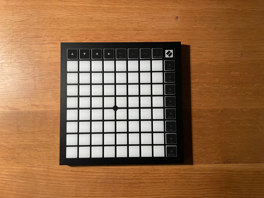 Novation Launchpad X 純正キャリングケース付き
