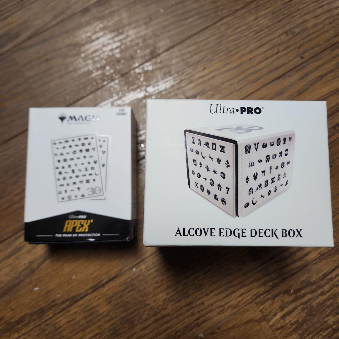 マジック:ザ・ギャザリング　MTG 30周年　デッキケース&スリーブ