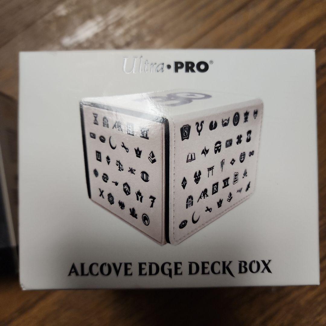 マジック:ザ・ギャザリング　MTG 30周年　デッキケース&スリーブ