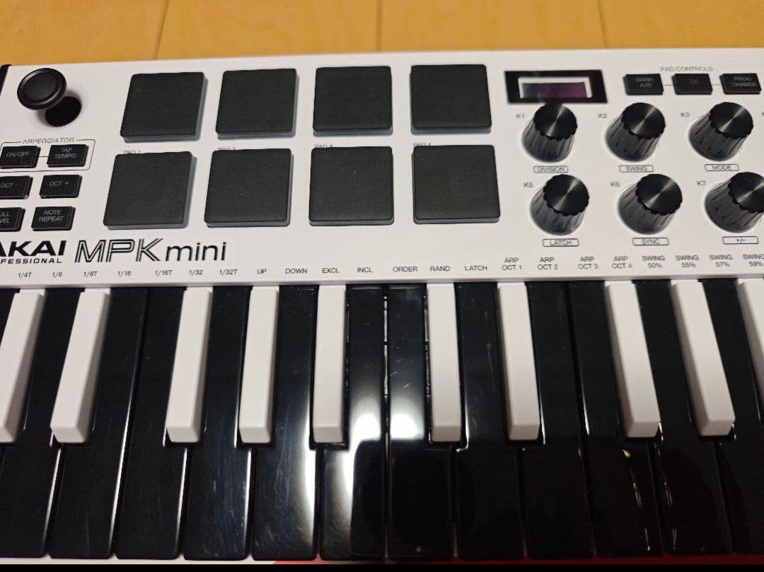 Akai Professional USB MIDIキーボードコントローラー