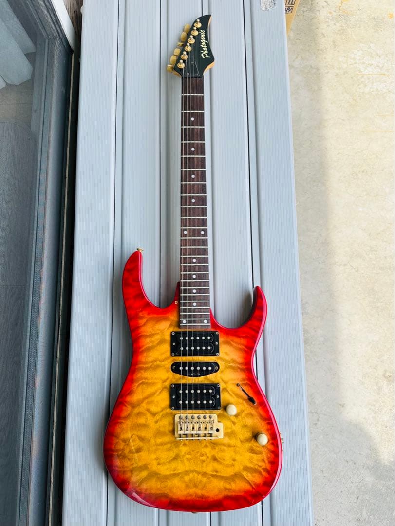 エレキギター クワルツメイプル レッド/イエロー