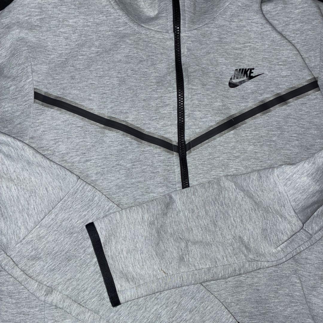 ナイキ テックフリース グレー テック ジップパーカー