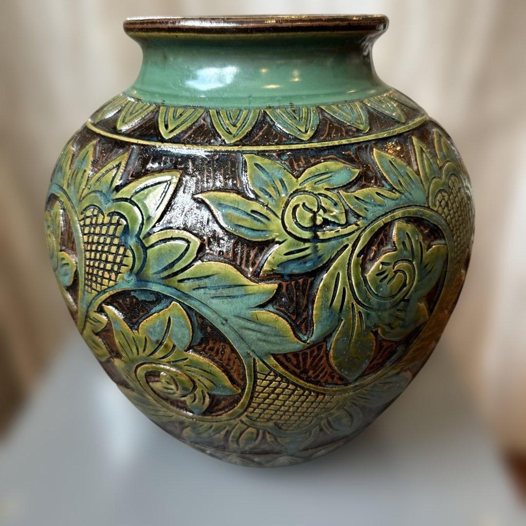 壺屋焼　緑釉唐草掻き落とし　大壺