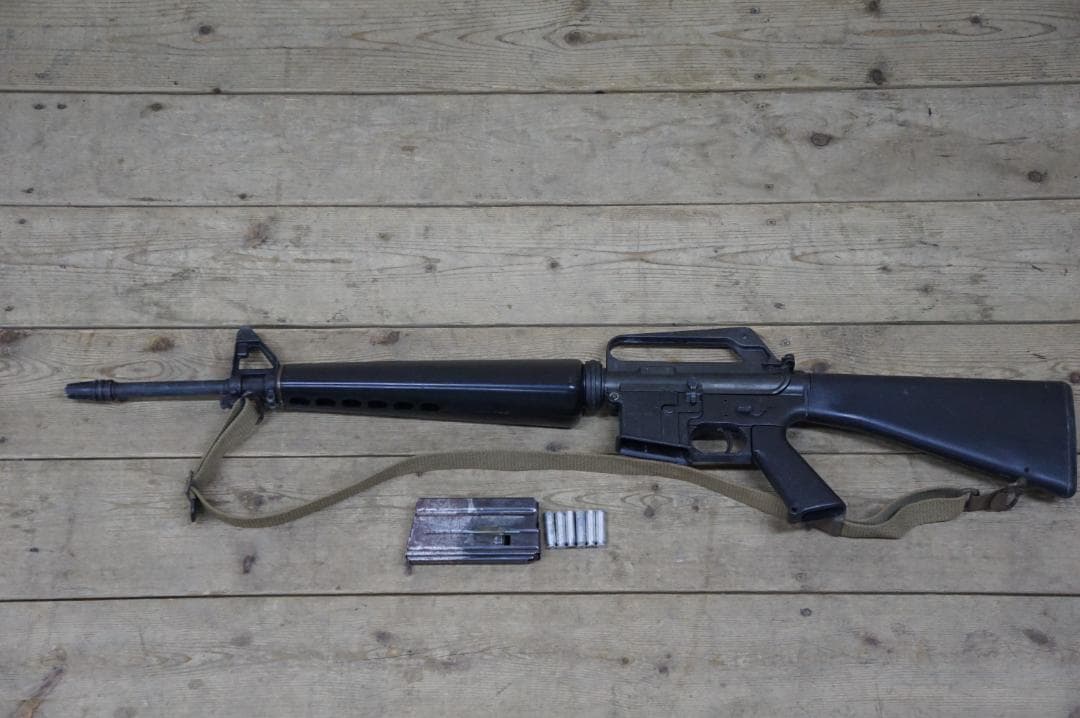 SMG刻印 MGC COLT M16 モデルガン マガジン付 アサルトライフル