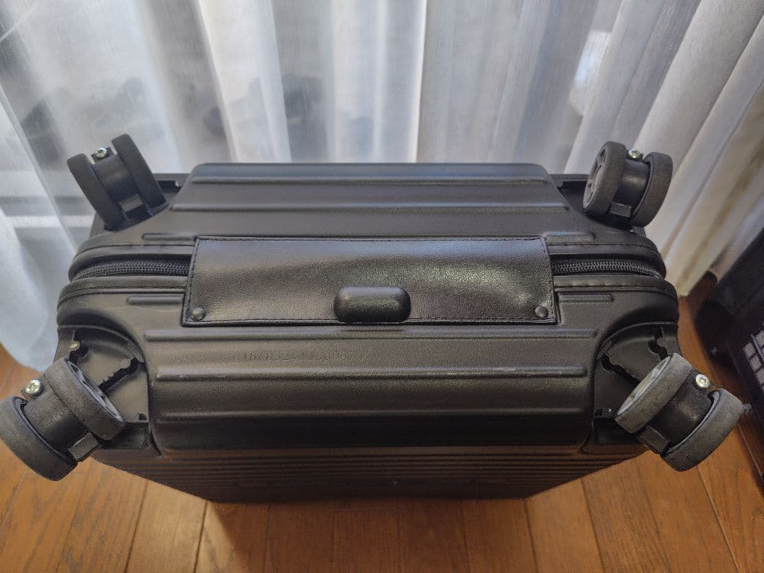 リモワ　サルサ　ビジネストロリー　黒　ポリカーボネート