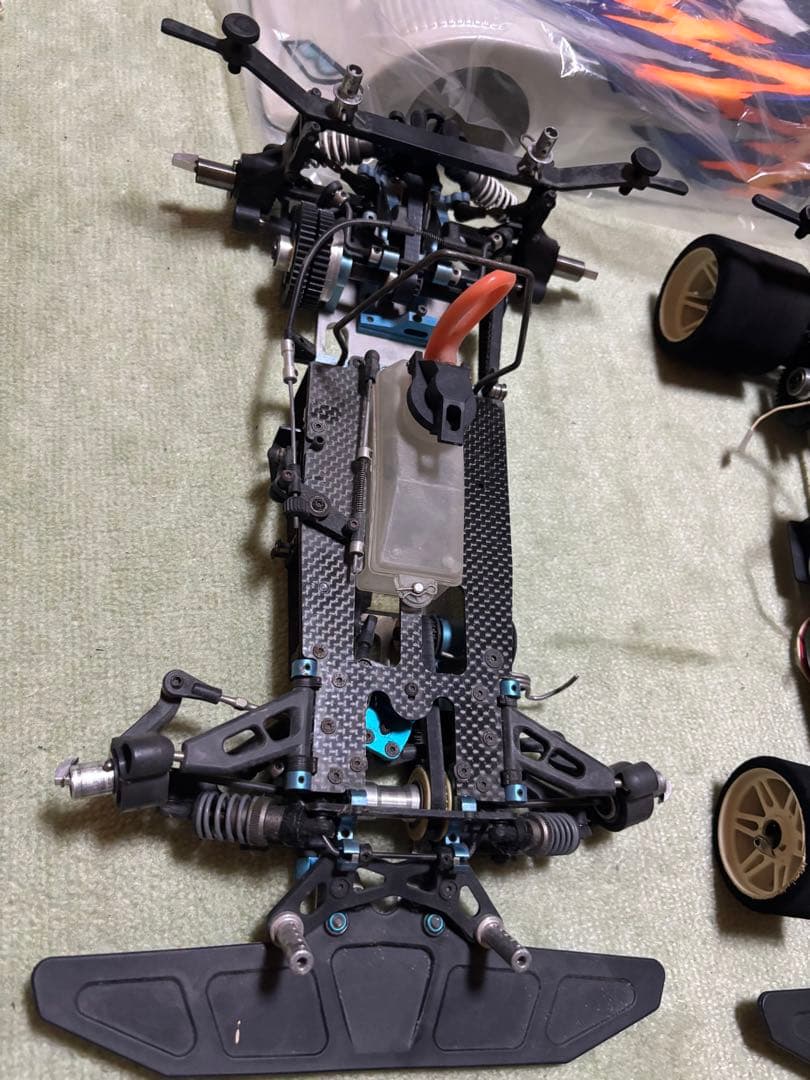 シェファード V8 2台 走行少な目 ボディ付き　1/8 エンジンRC