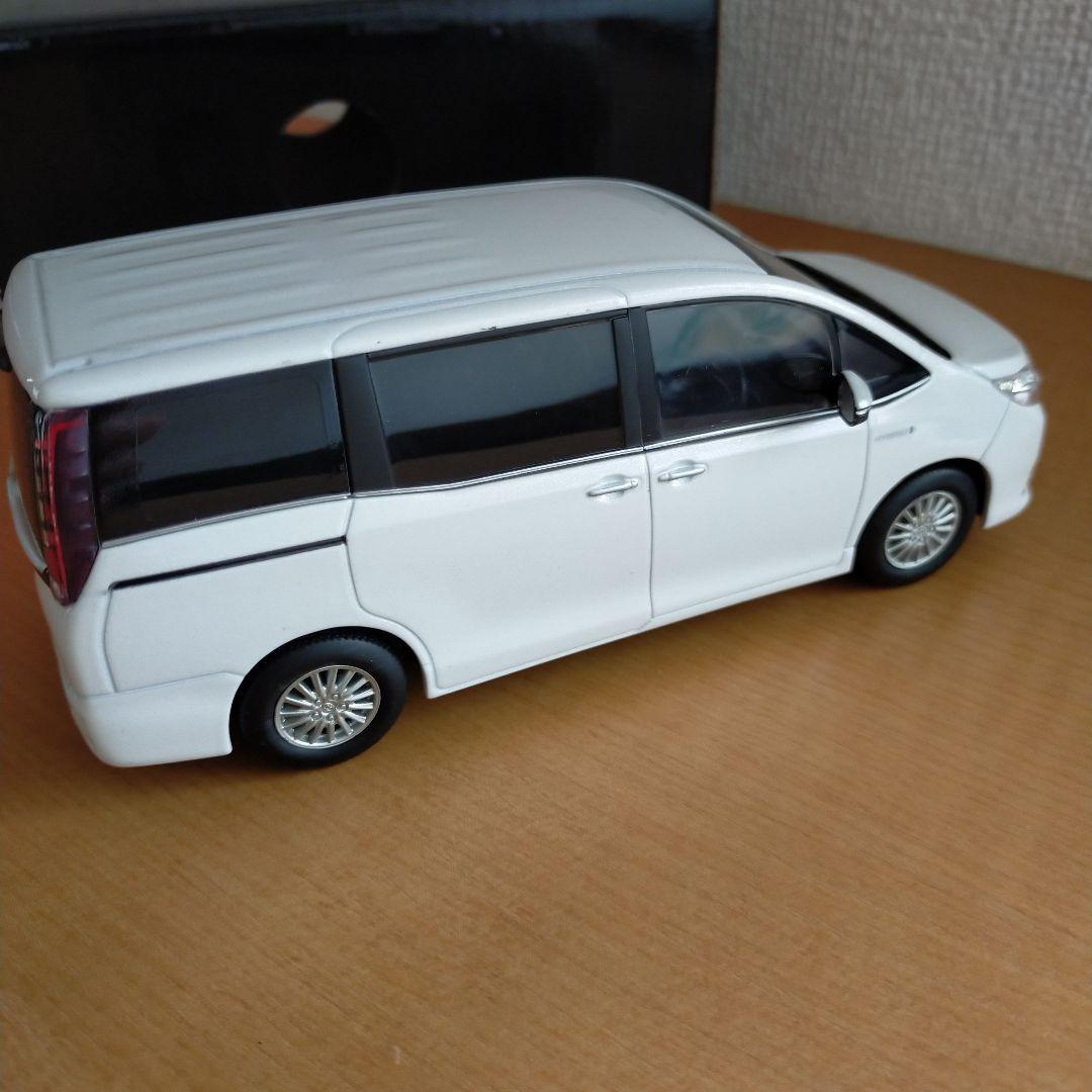 新品　TOYOTA　エスクァイア　サンプルカー　箱付き