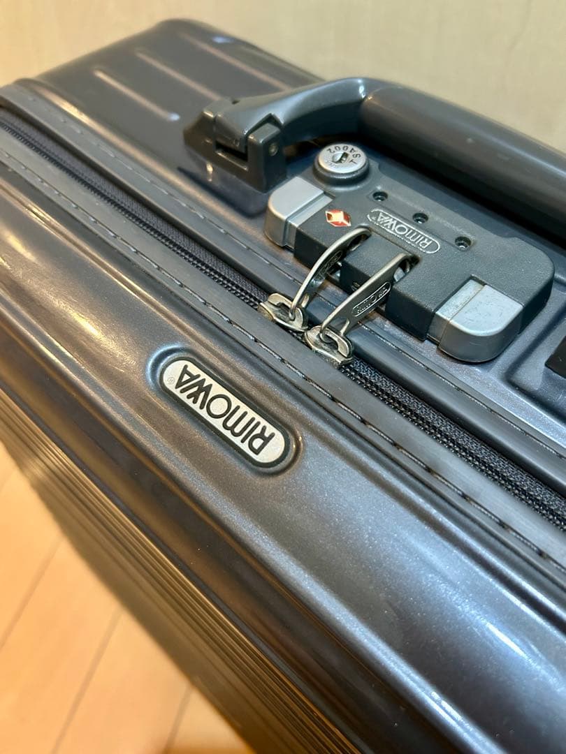 b*h様 Rimowa ビジネスとローリー 23L（機内持ち込み可／おまけ付）