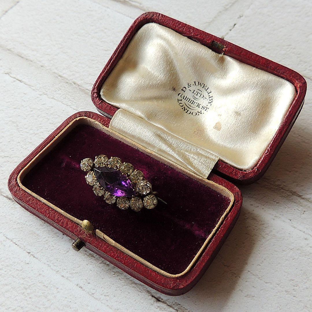 英国アンティーク ブローチケース 赤 ロンドン ジュエリー箱