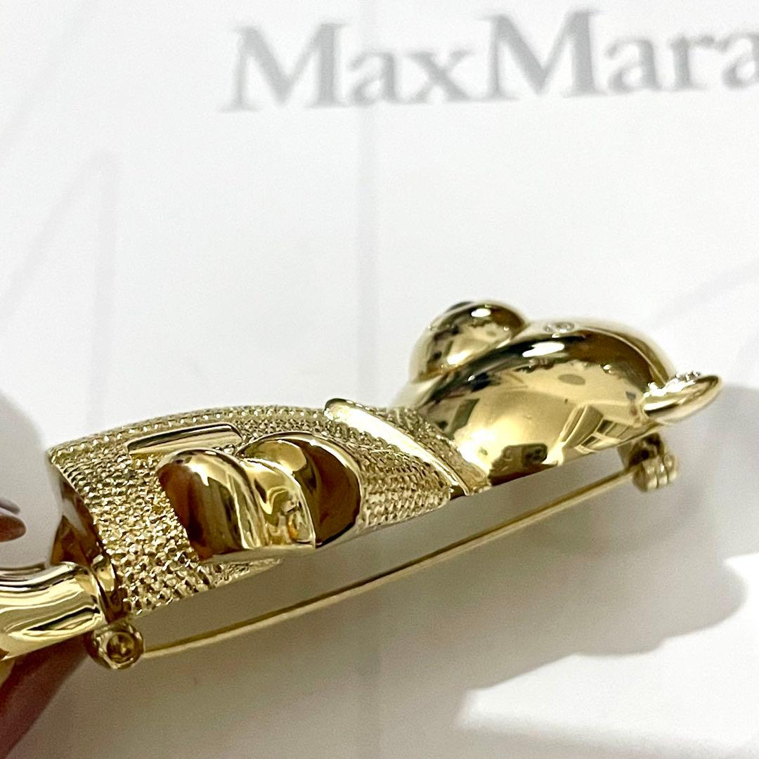 Max mara テディベア x ゴールドコートブローチ
