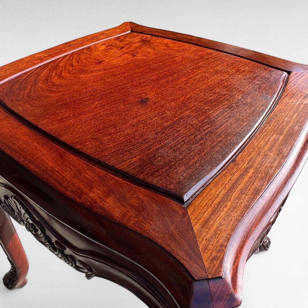 アンティーク サイドテーブル 彫刻 猫脚 クラシック調 エレガント