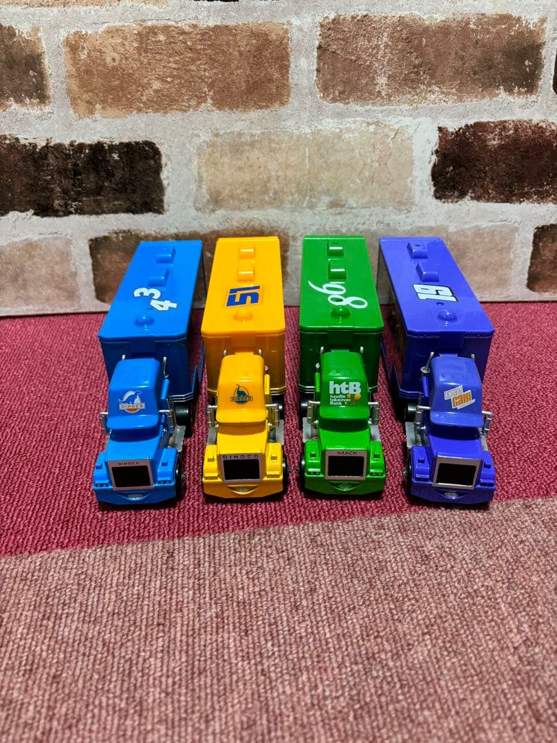 【新品】　カーズ　マック　トラック　トレーラー　4台セット