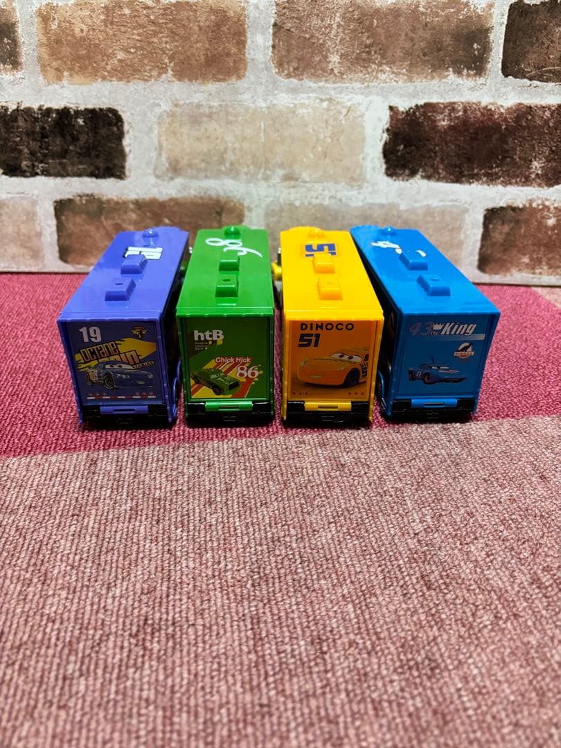 【新品】　カーズ　マック　トラック　トレーラー　4台セット