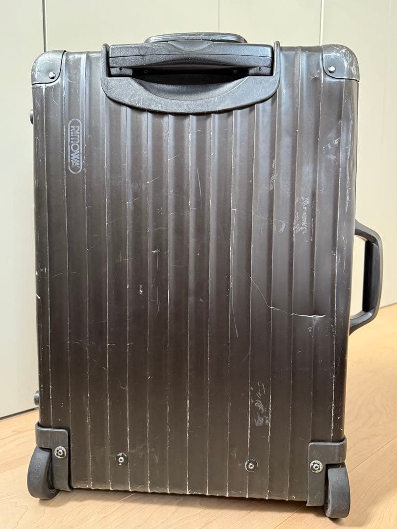 リモワ 機内持込可　クラシク黒アルミキャリーケース