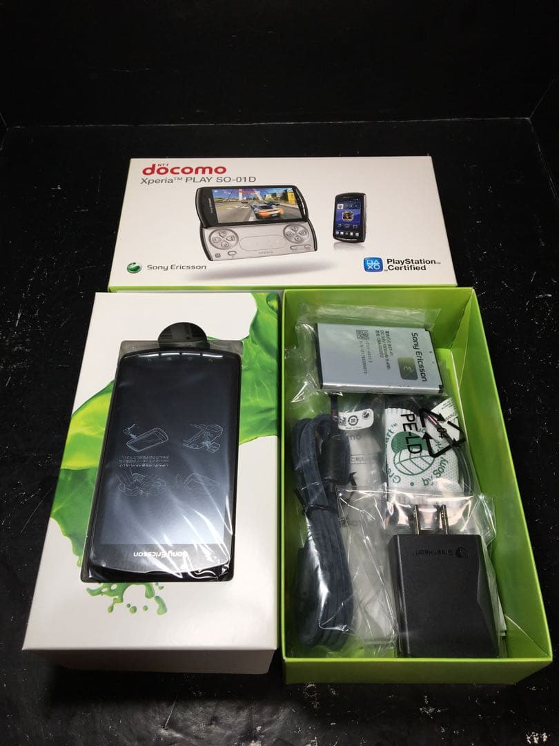 NTT docomo Xperia PLAY SO-01D ブラック