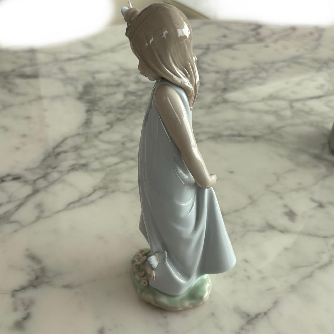 リヤドロ　「蝶とお友達」