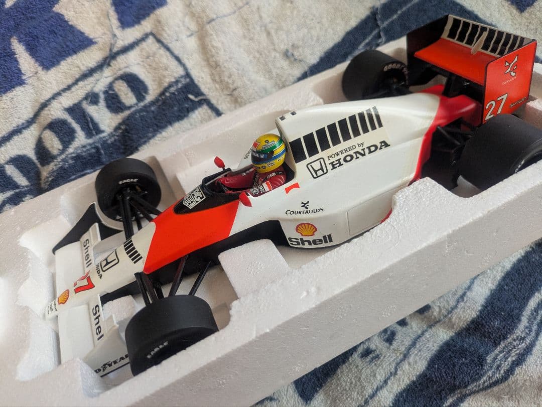 アイルトン・セナ マクラーレン MP4/4 1/18