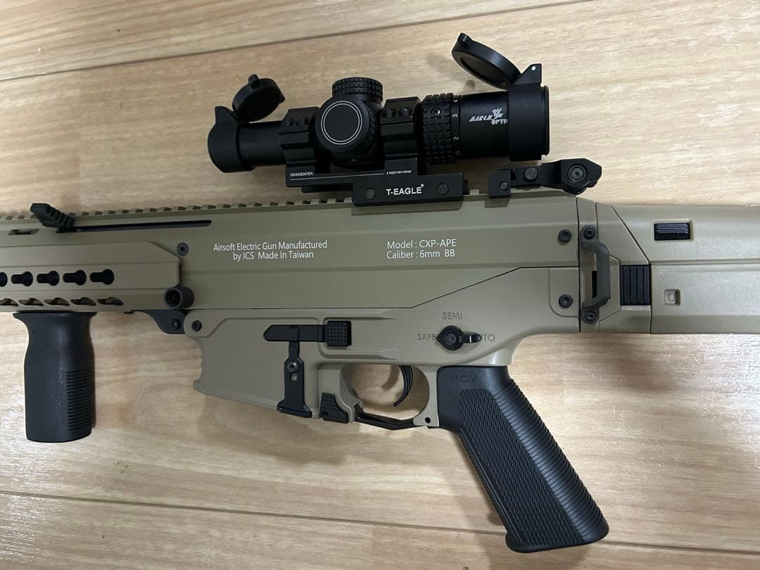 March Optics 1.5-5.5x20ショートスコープ