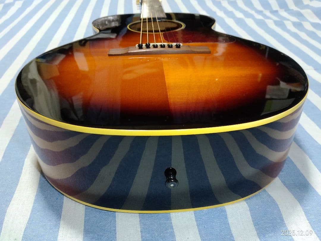 EpiphoneのGibsonヘッドの小振りアコギEL-00美品、ハードケース付