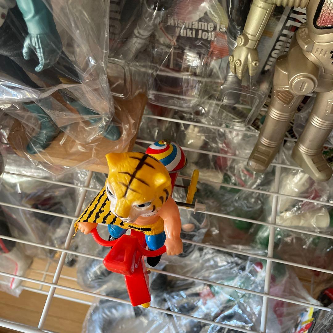 タイガーマスクキャラクター ブリキ三輪車 フィギュア