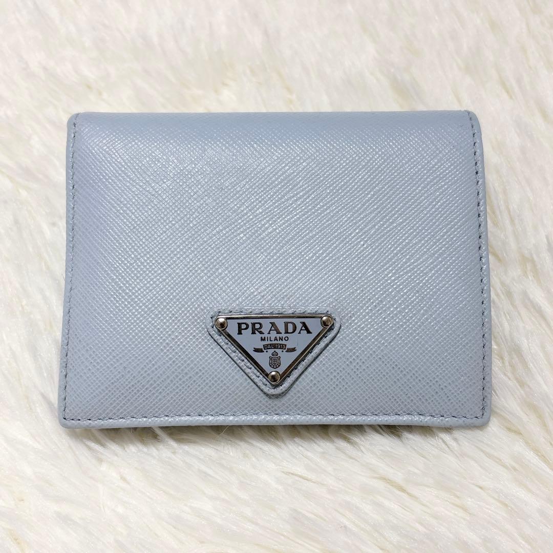 美品/現行✨プラダ 二つ折り財布 三角ロゴ レザー RFID ライトブルー 水色