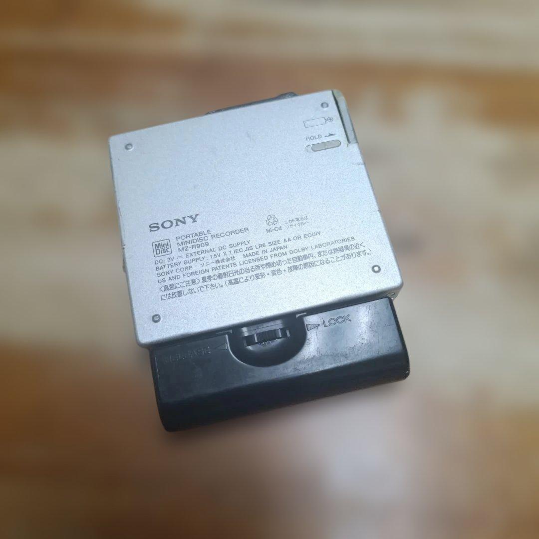 SONY ポータブルMD/MZ-R909プレーヤー シルバー