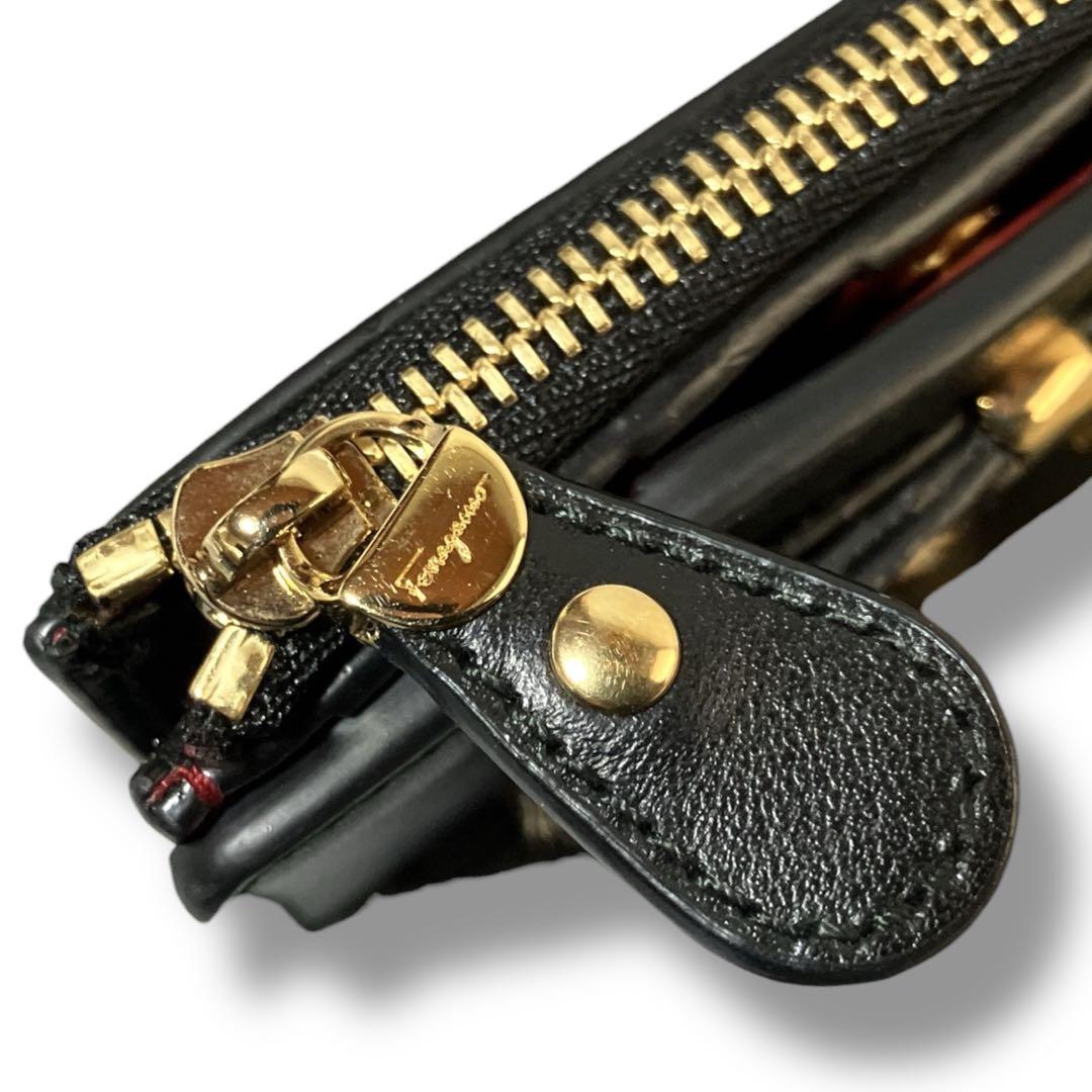 サルバトーレフェラガモ 良品 イタリア製ハラコヴァラリボン 2つ折り財布ブラック