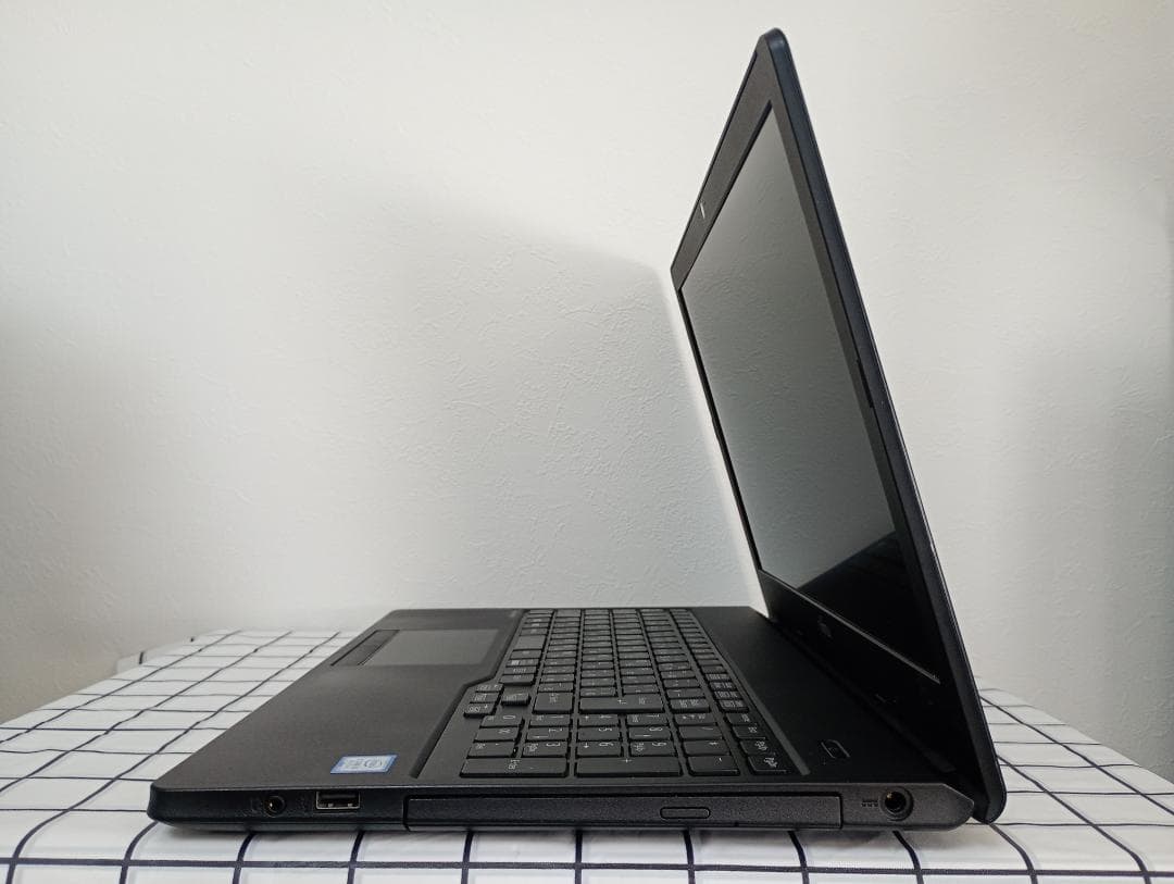 ◎新品SSD　intel 第8世代 Core i3／富士通／Win11 pro