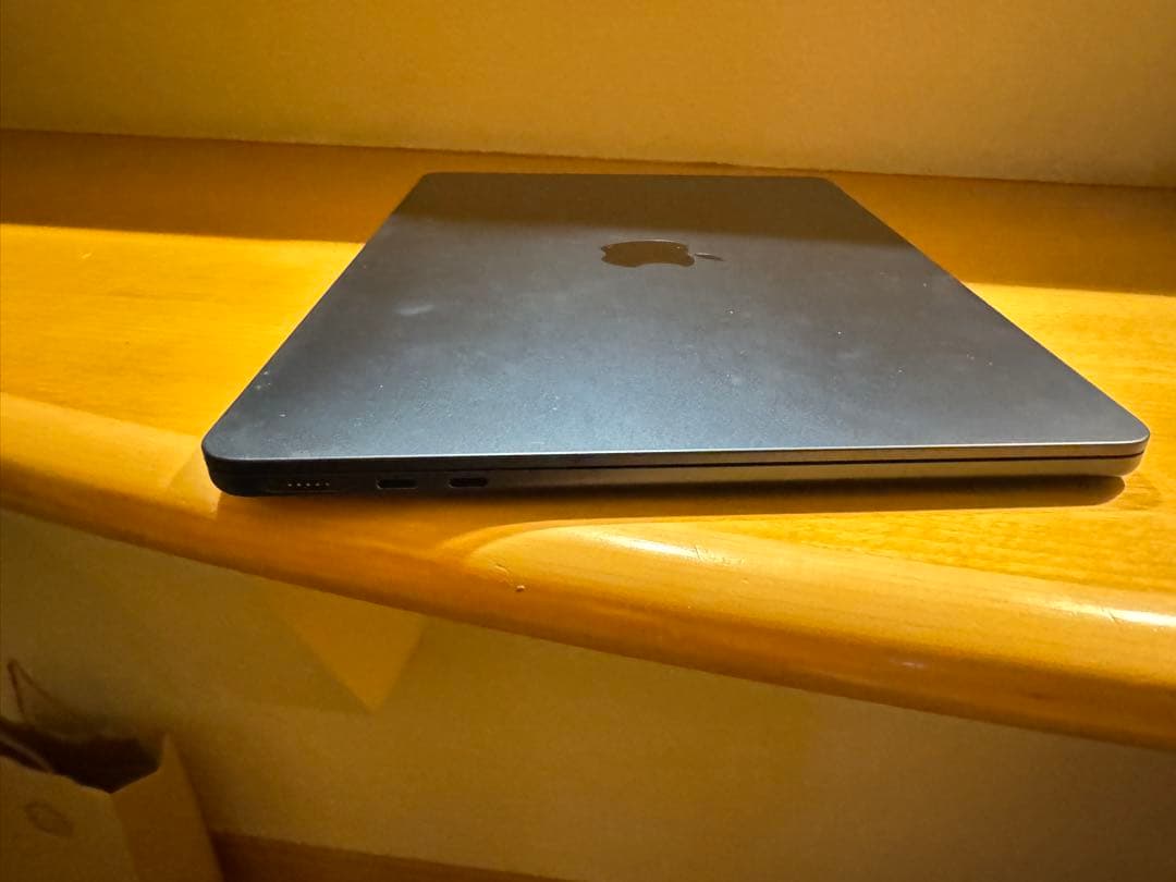 MacBook Air M2 メモリ 8gb