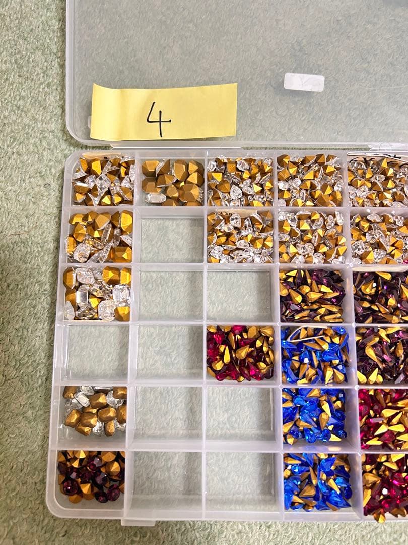 スワロフスキー　no4