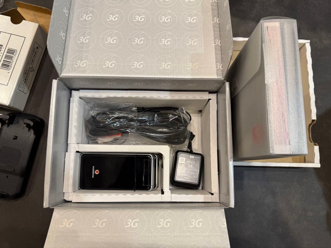 Vodafone 903SH シャープ 当時別売卓上充電器付き