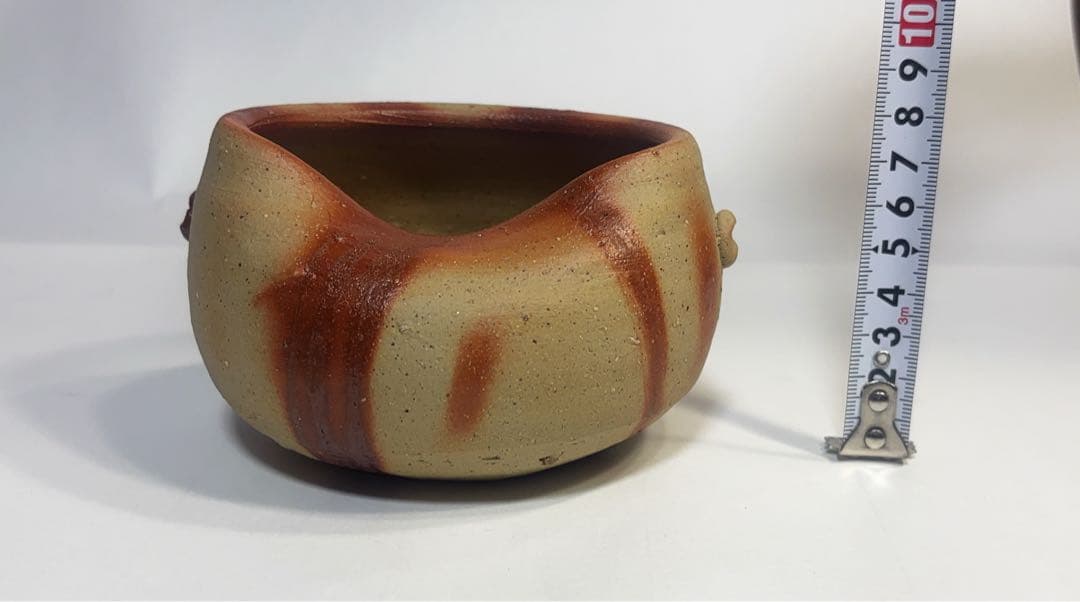 岡山県指定重要無形文化財保持者金重素山作　緋襷灰落とし　共箱付き