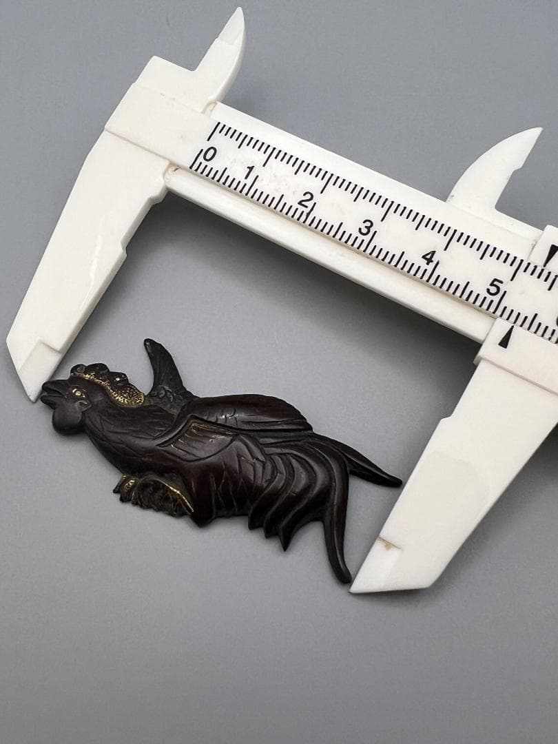 【海】江戸明治期　雄鶏形　ニワトリ　手彫　大目貫　金具　銅製鍍金　骨董品