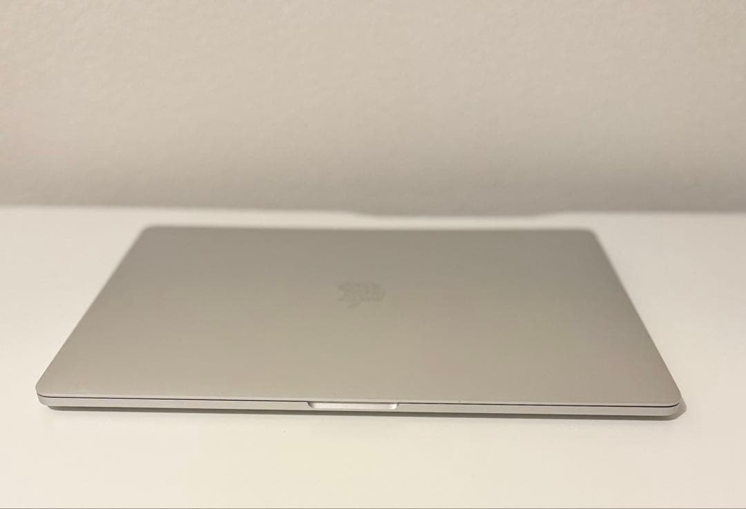 Macbook Pro 2017 15インチ 今年最新mac os
