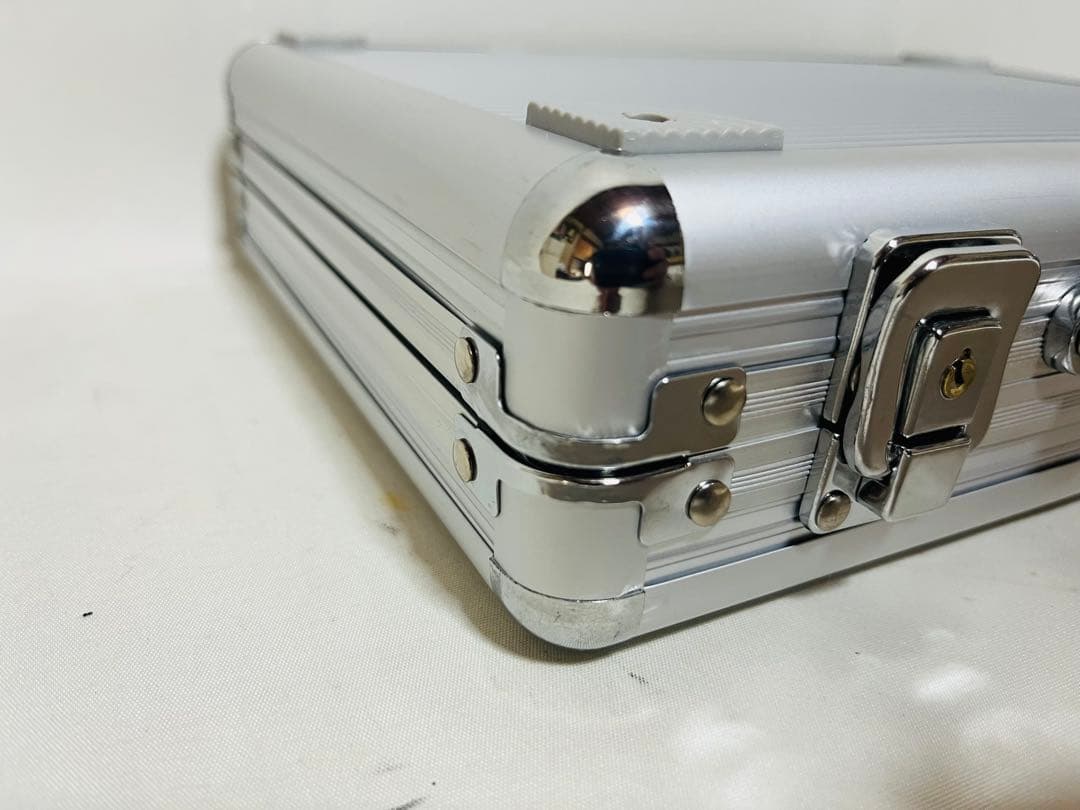 世界のヨコサワ　ポーカーセット　ハードケース付き