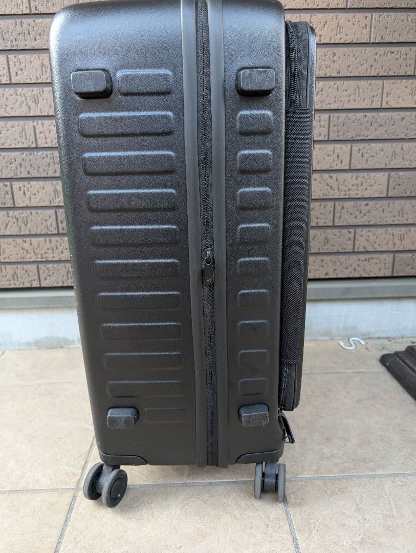 LOJEL ブラックキャリーケース 4輪キャスター付き