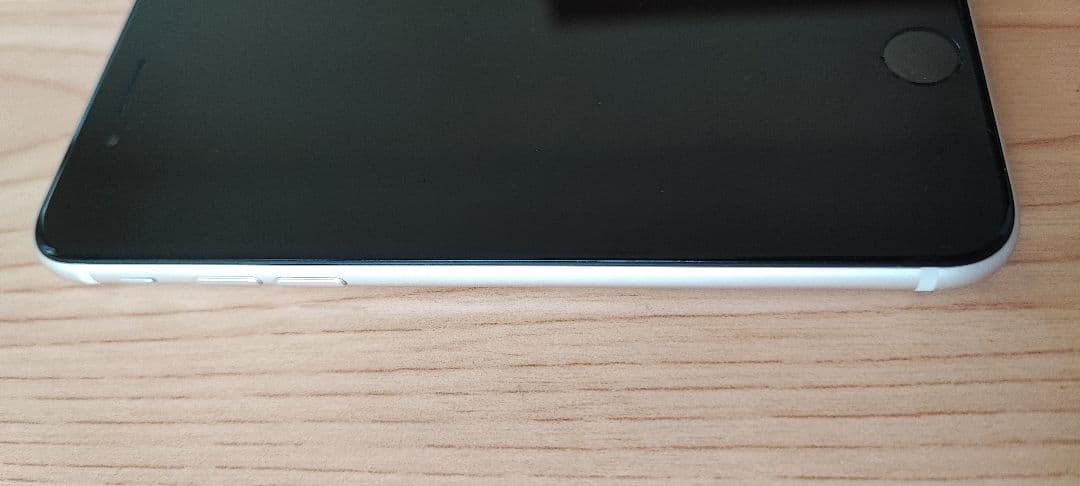 最終価格！早い者勝ち美品！iPhone se 第３世代　128GB SIMフリー