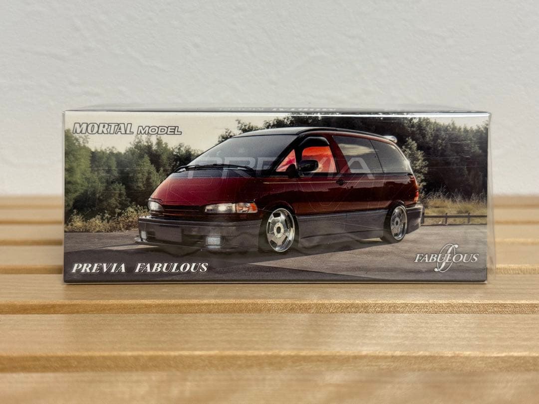 Fabulous 1/64 toyota previa (レッド)