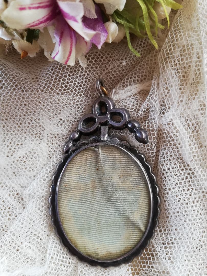 ☆エマイユのロケットペンダント・アンティーク☆