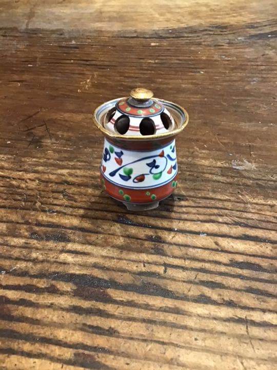 色絵唐草文香炉