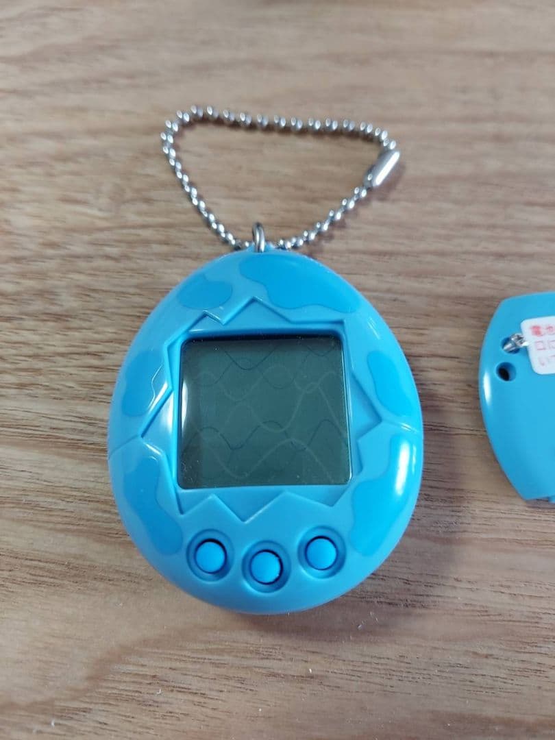 海で発見！　たまごっち　専用ケース　セット出品　オマケシール付き