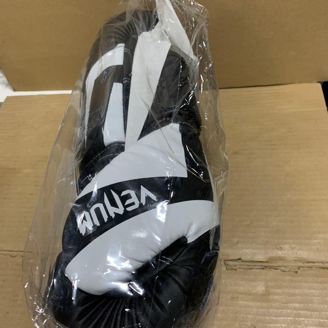 新品　Venum Elite ボクシンググローブ 10oz