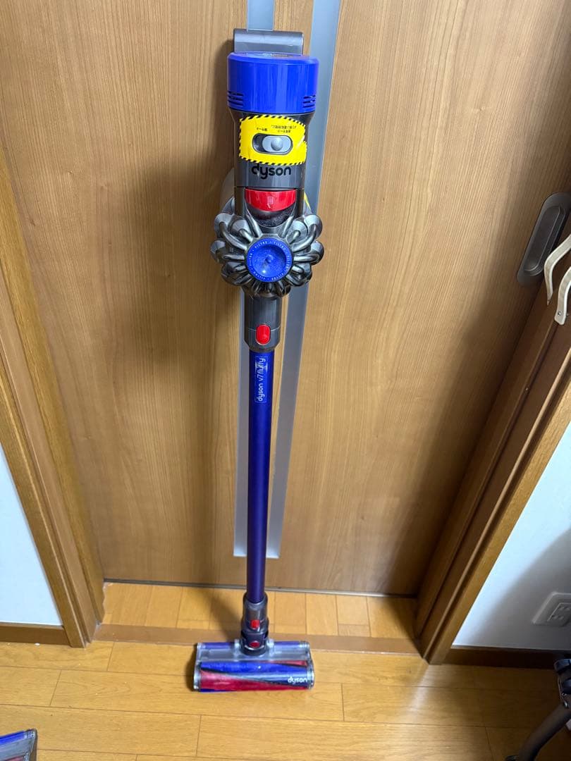 Dyson Vシリーズ スティッククリーナー 本体と付属品3セット(ジャンク品)