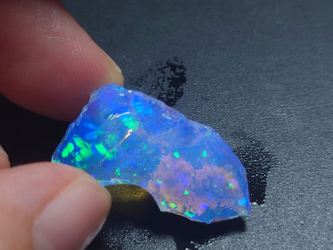 エチオピアウェロ産オパール　星空のような　鉱物標本　原石　チョーク