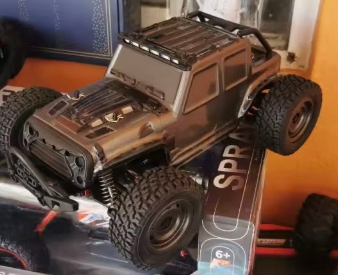 16103 高速 RC 50km/h 1/16 4WD LED ヘッドライト付き