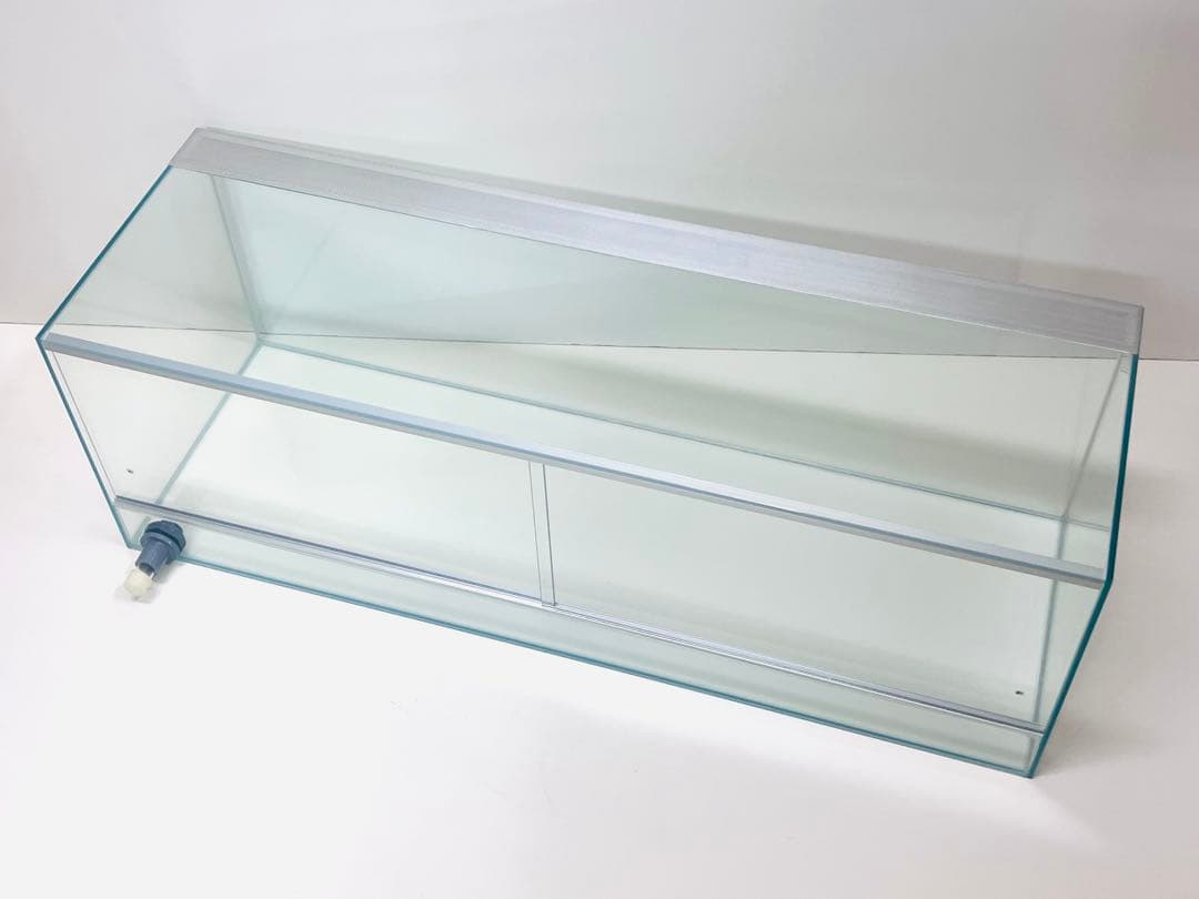 特注仕様パルダリウムケース　900×300×300㎜　水栓ソケット加工仕様