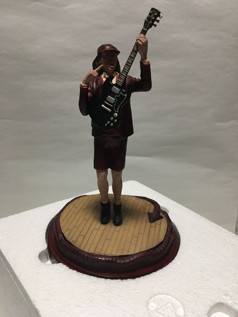 【難あり】【希少フィギュア】AC/DC アンガス・ヤング ギターヒーロー