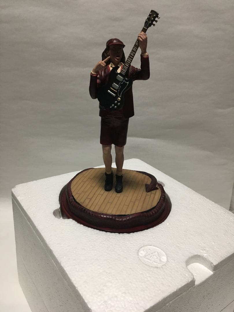 【難あり】【希少フィギュア】AC/DC アンガス・ヤング ギターヒーロー