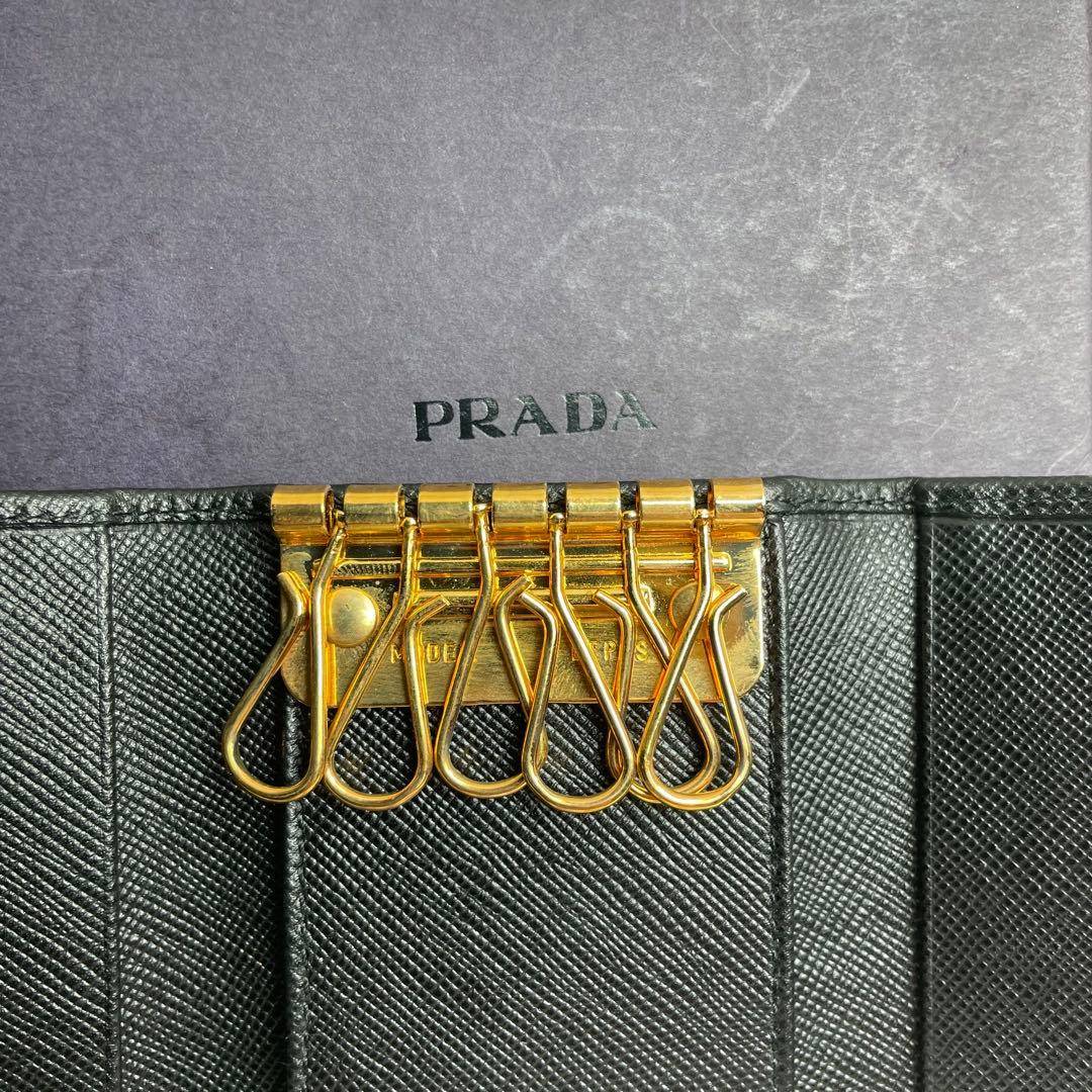 新品未使用　箱付PRADA キーケース ブラック 6連キーリング　おしゃれ　希少